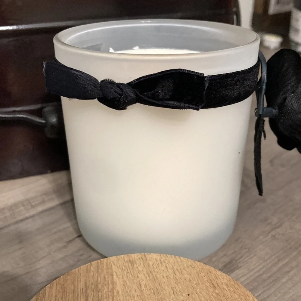 DW HOME MARSHMALLOW GHOSTS SINGLE WICK HALLOWEEN JAR CANDLE W/VELVET FLOWER